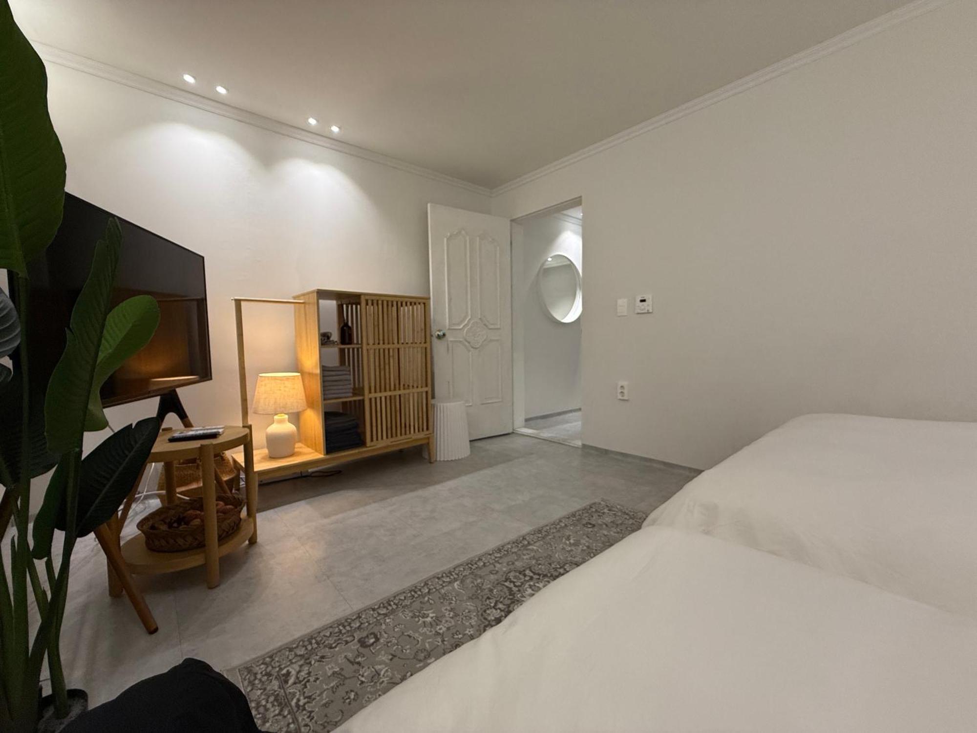Oasis Hongdae Apartment Seoul